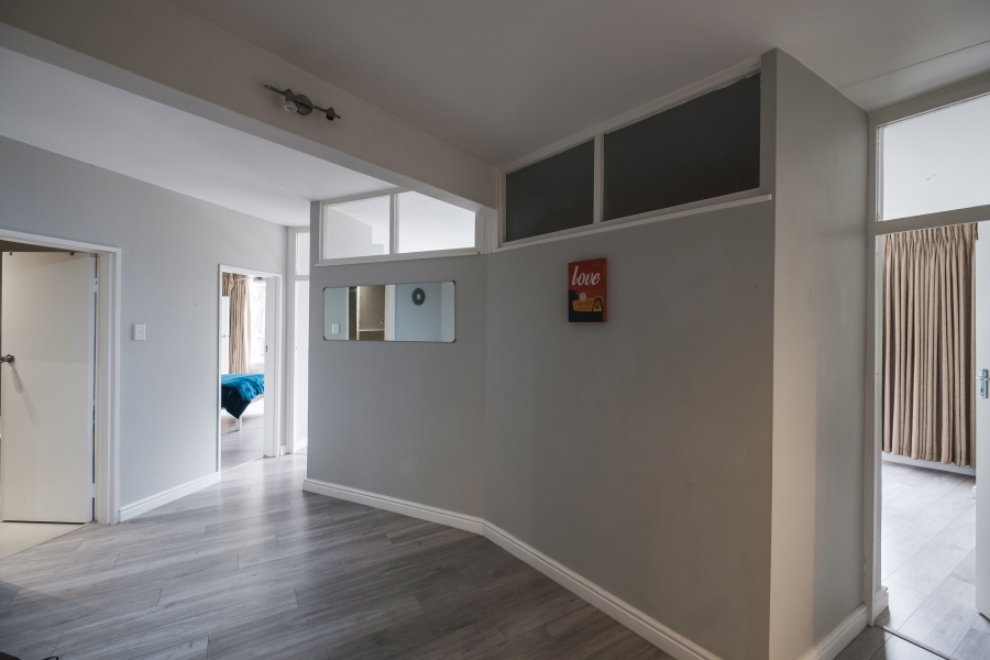 3 Bedroom Property for Sale in Vredehoek Western Cape